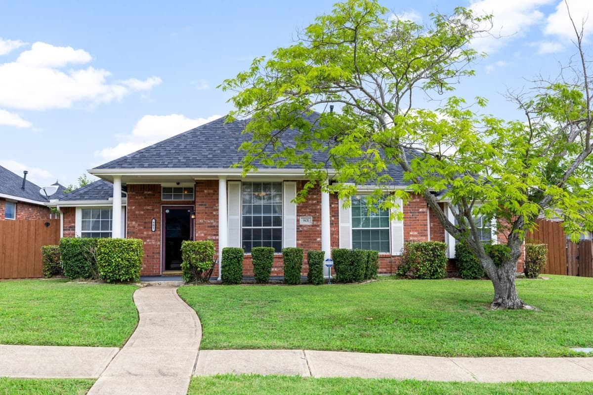 901 Rutherford Dr — photo 2
