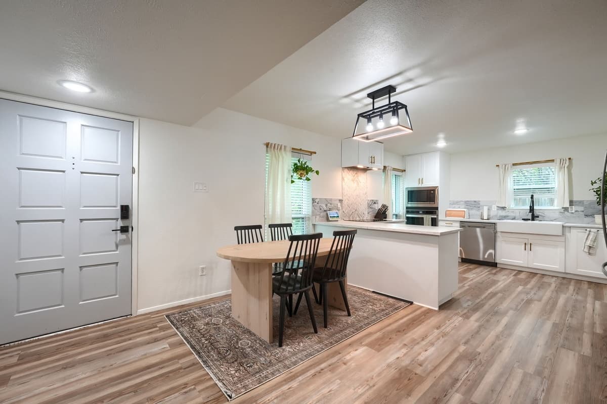 1837 Paxton Dr — photo 2
