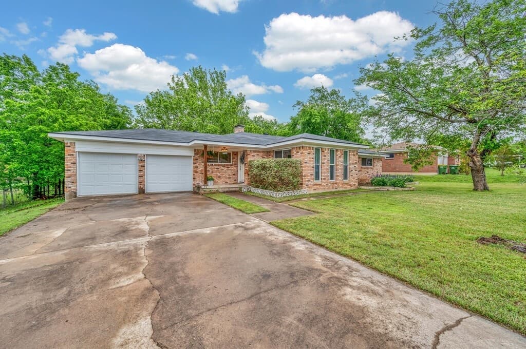 7741 Fairway Rd — photo 2