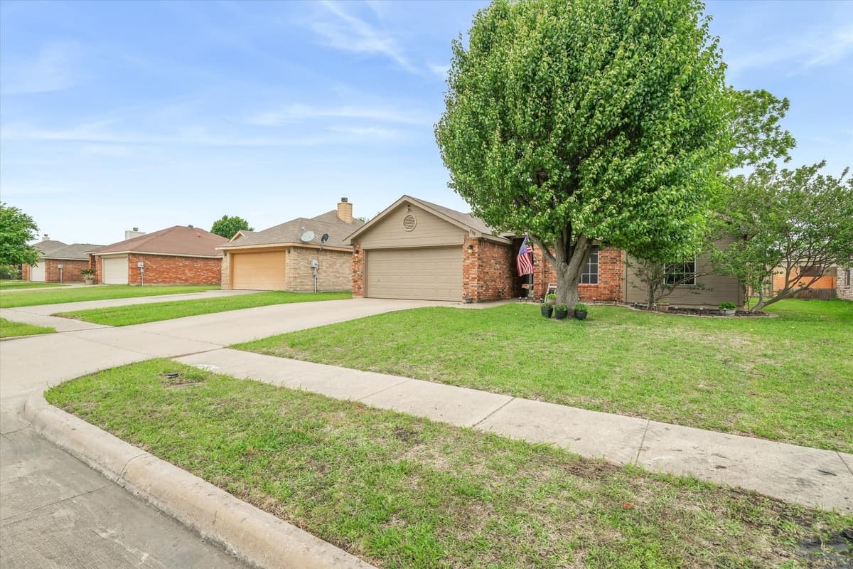 719 Stacie Ln — photo 32