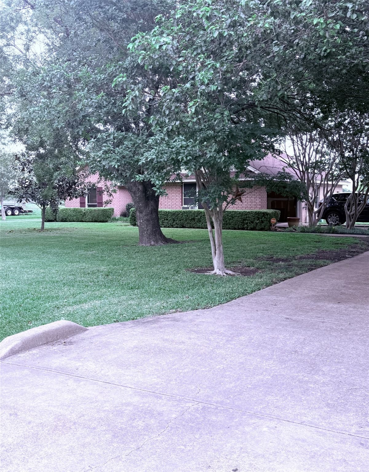 202 Castleridge Dr — photo 2