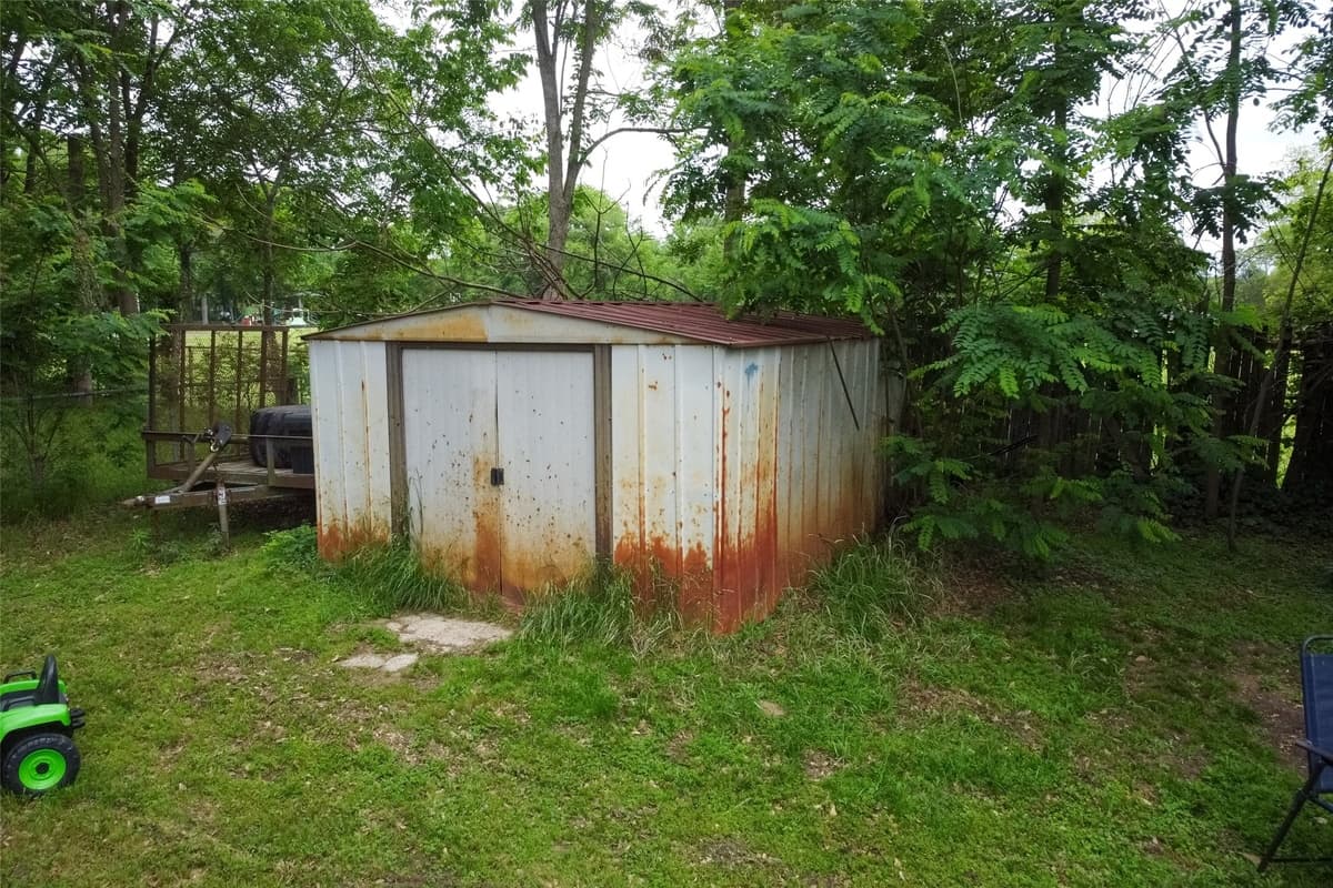 1211 Lamar Dr — photo 35