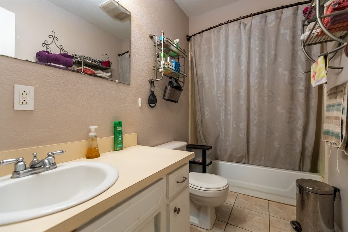2401 W Bethesda Rd — photo 9