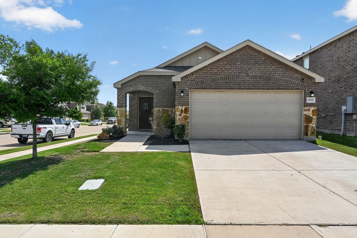 1552 Vega Dr — photo 1