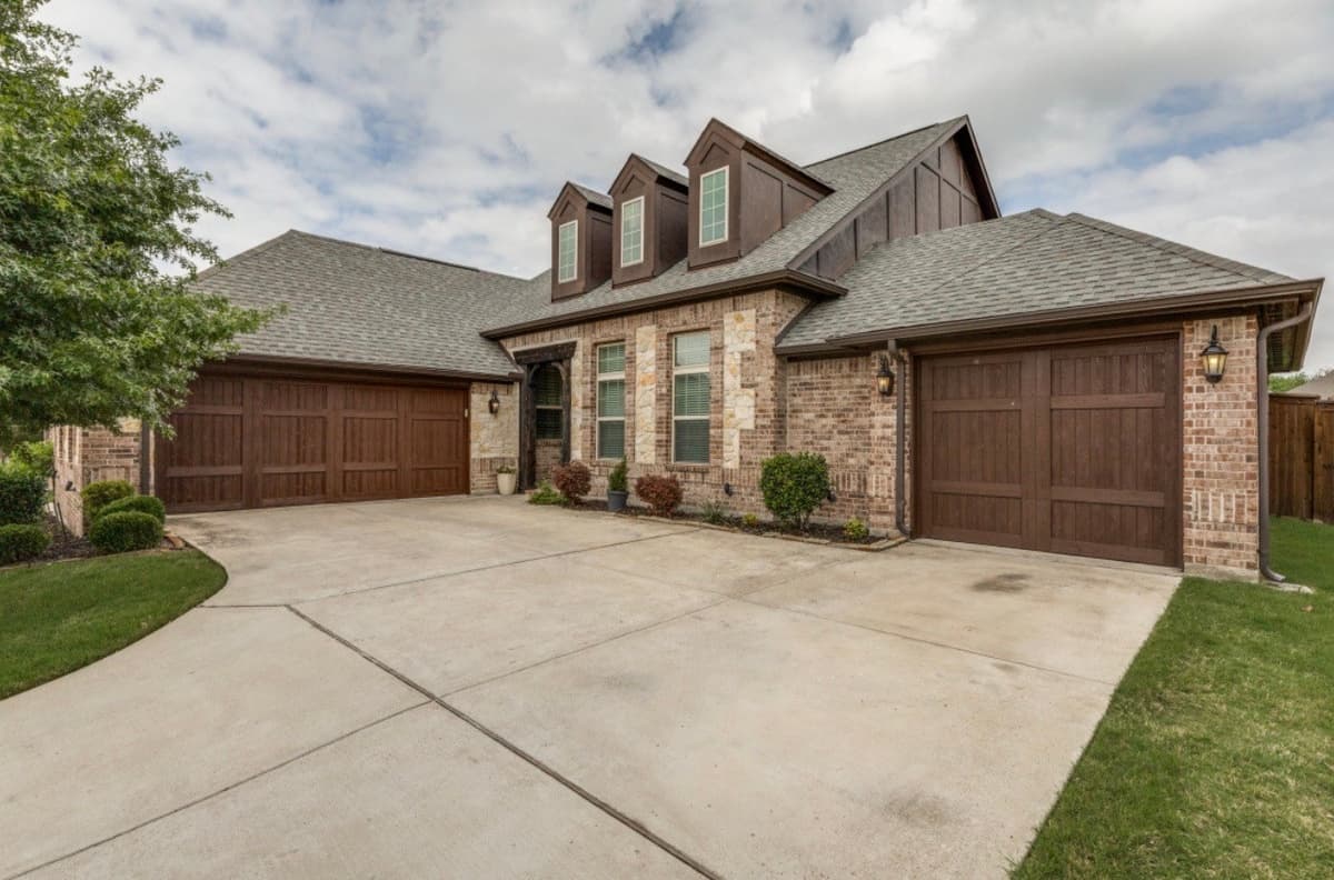 1221 Yosemite Way — photo 1