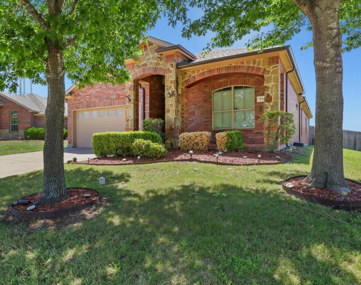 714 Bayou Dr — photo 1
