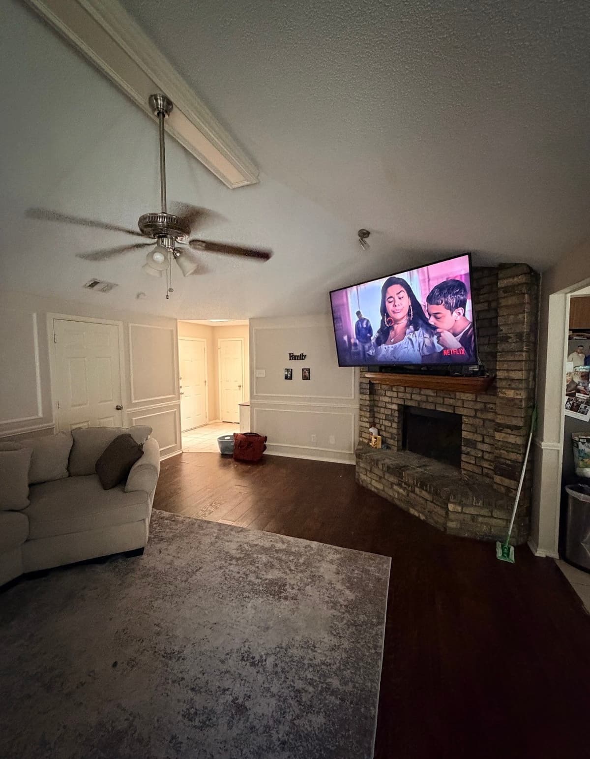 951 Brookside Dr — photo 2