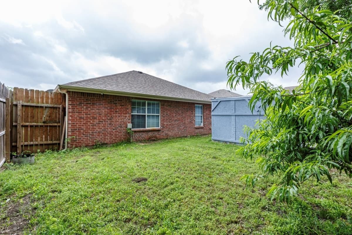 1409 Paloma Dr — photo 30