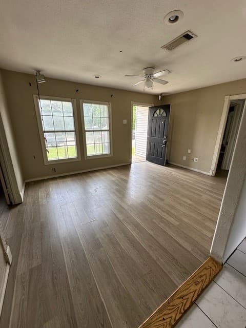 205 Hallvale Dr — photo 2