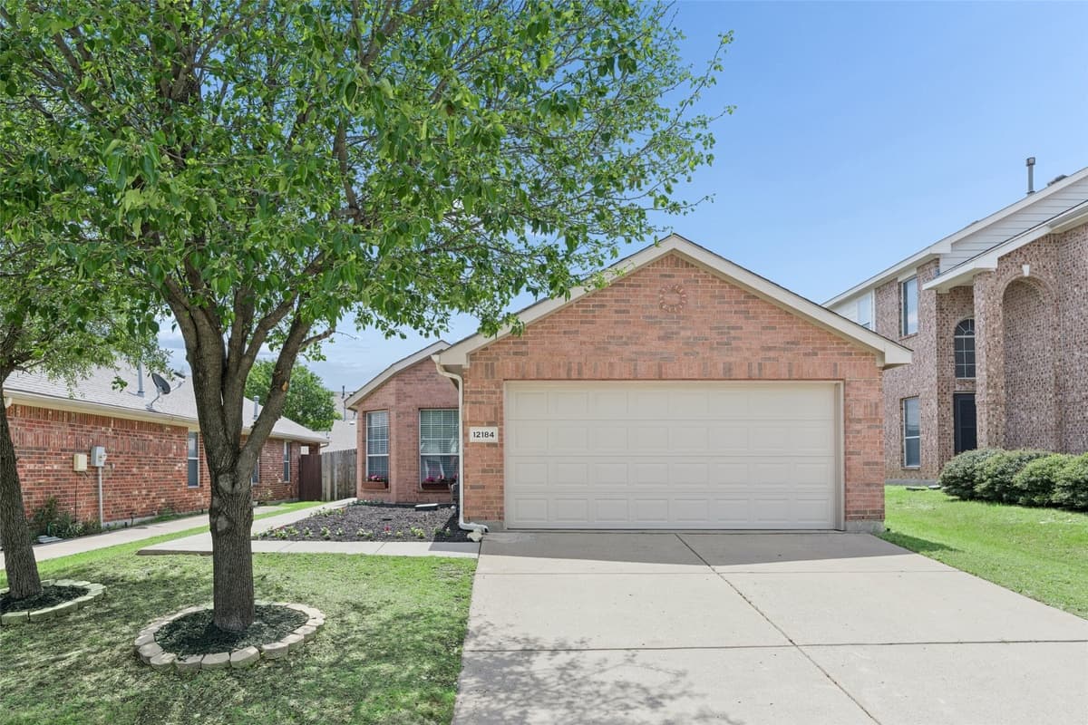 12184 Thicket Bend Dr — photo 1