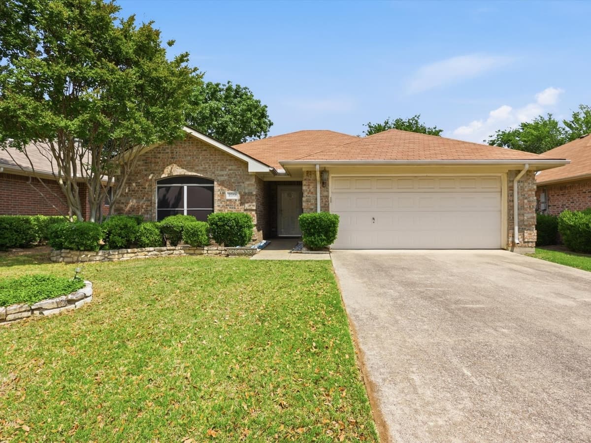 2312 Park Row — photo 1