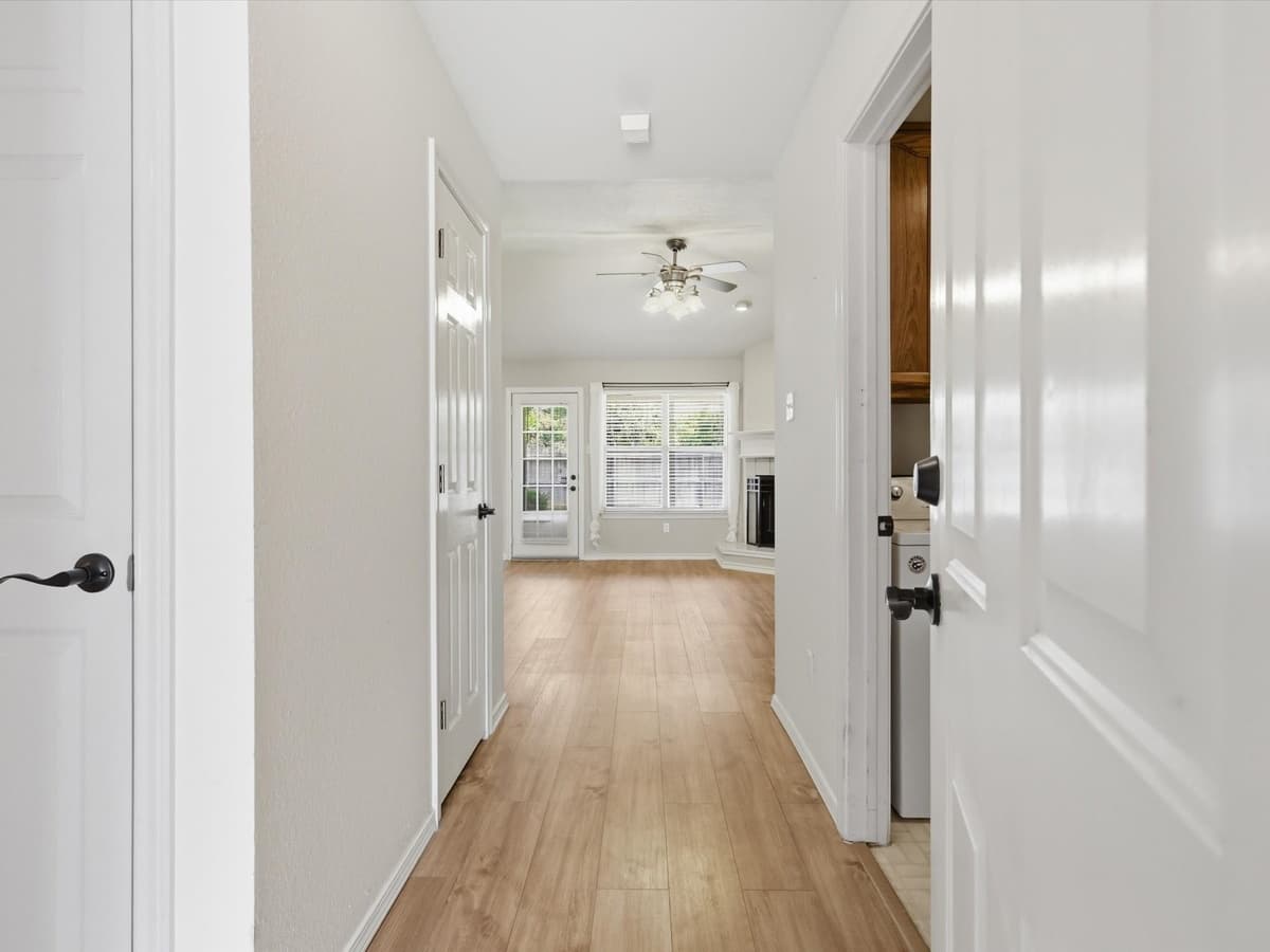 2312 Park Row — photo 2