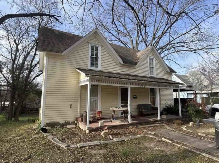 513 W Jefferson St — photo 1