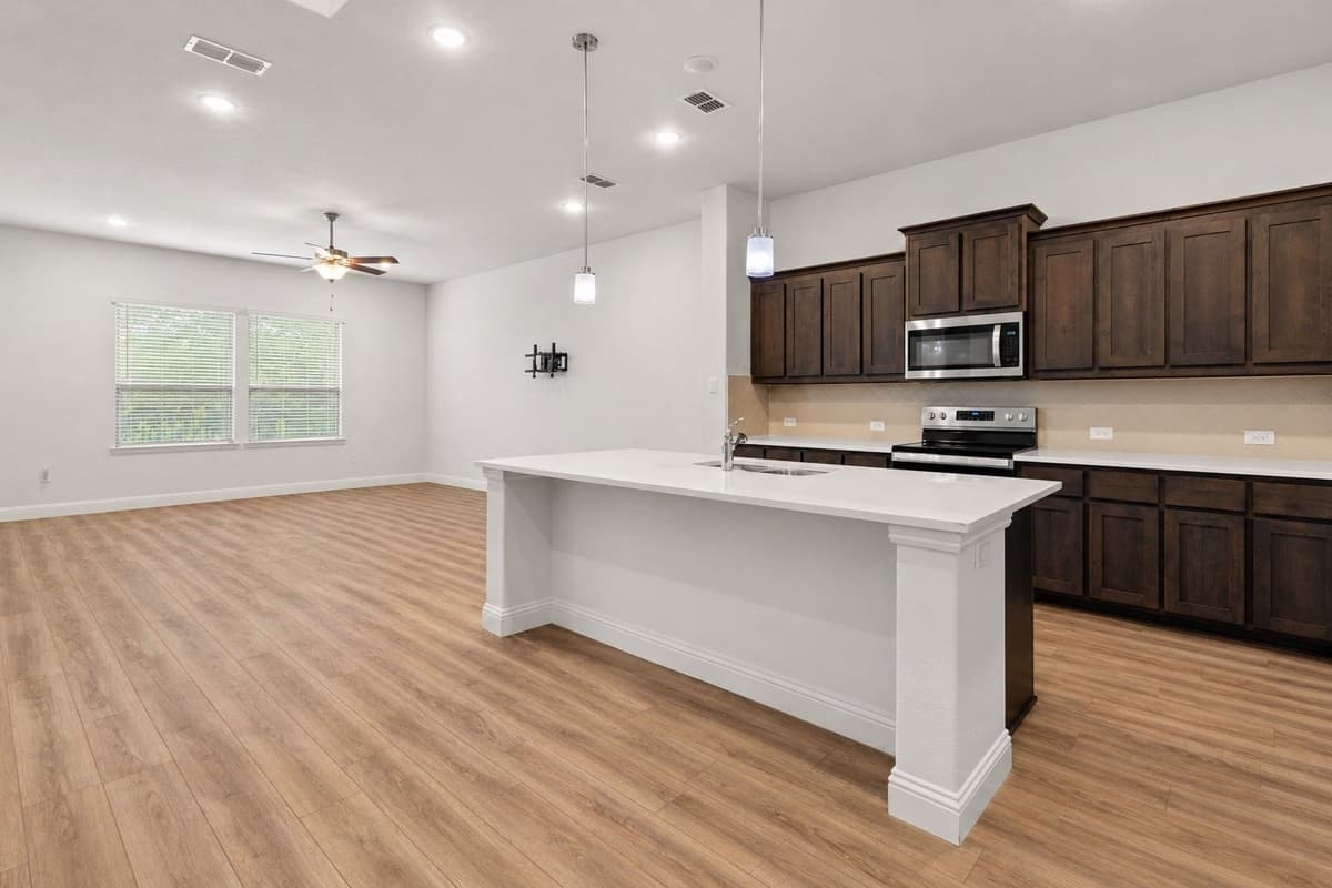 681 Coleman St — photo 1