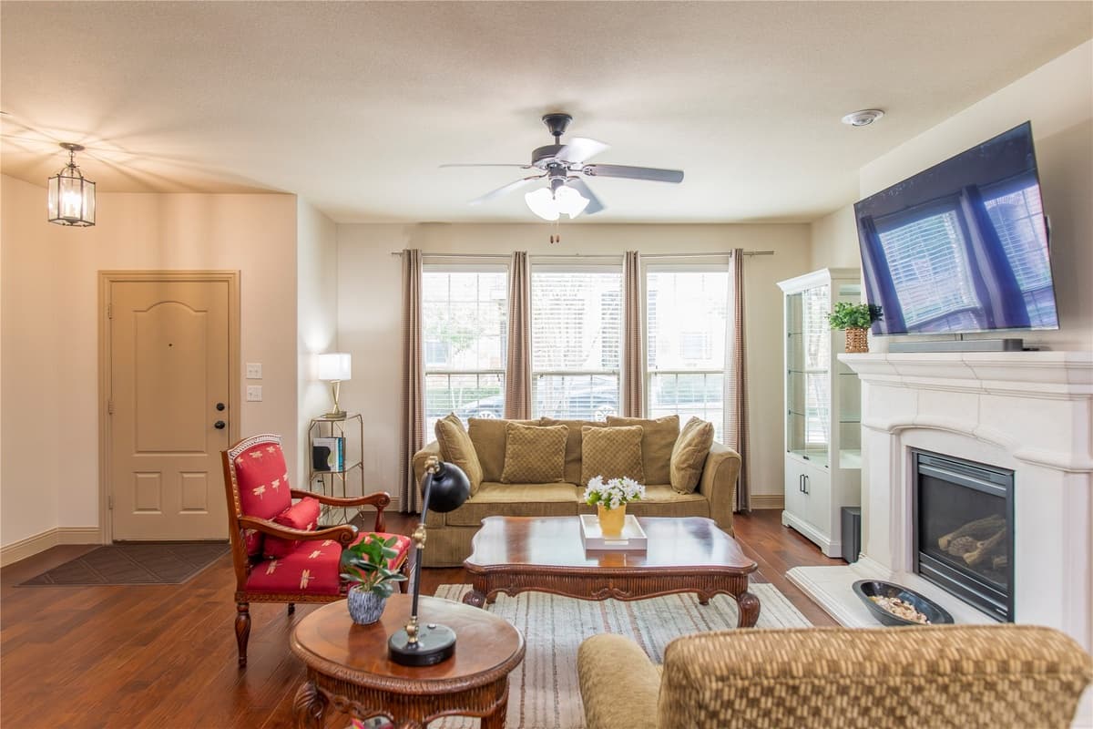 4237 Riverview Dr — photo 2