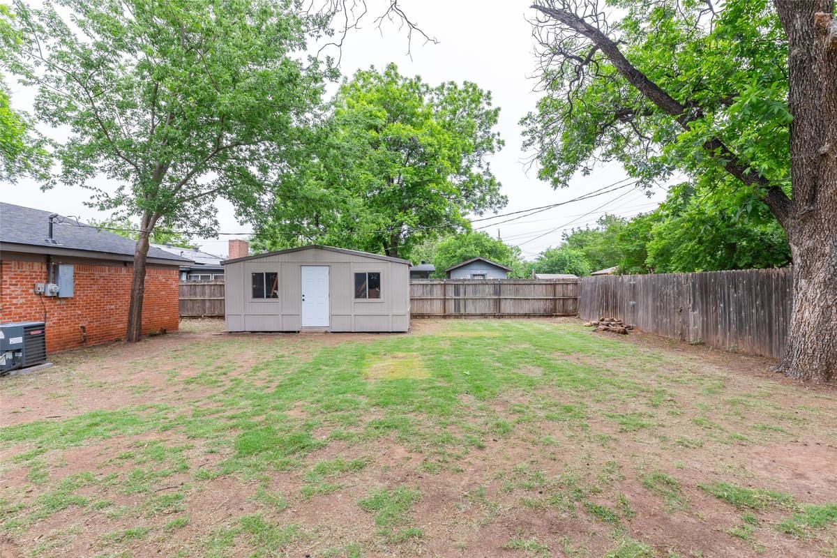 918 Meander St — photo 40