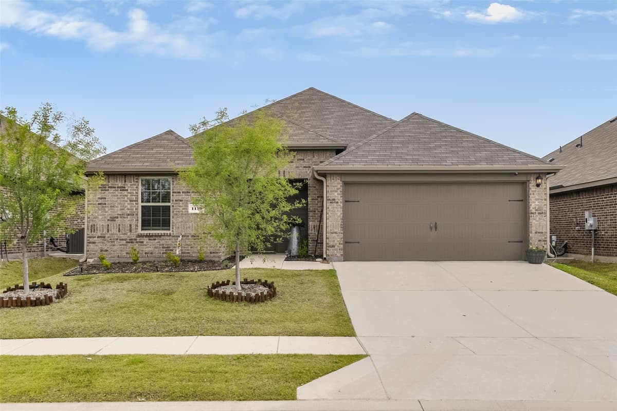 1110 Baldwin Ln — photo 1