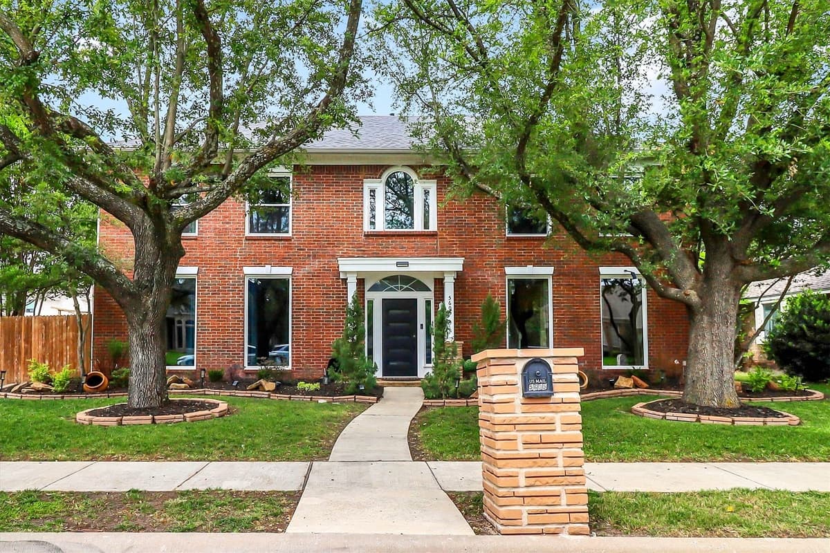 5605 Luna Dr — photo 1