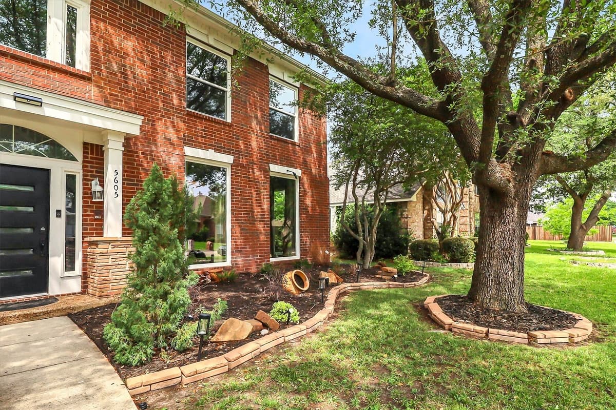 5605 Luna Dr — photo 2