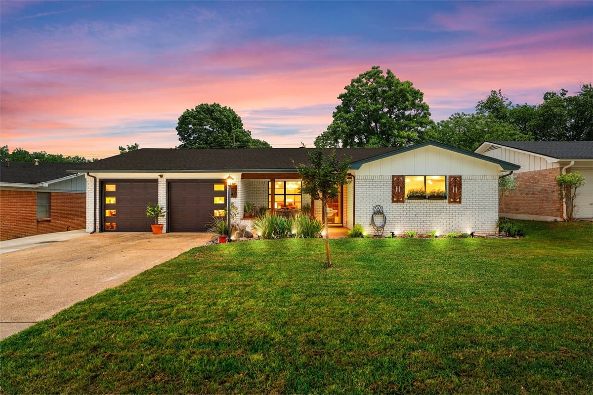 1307 Melrose Dr — photo 1