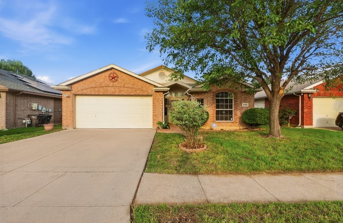 9225 Nightingale Dr — photo 1