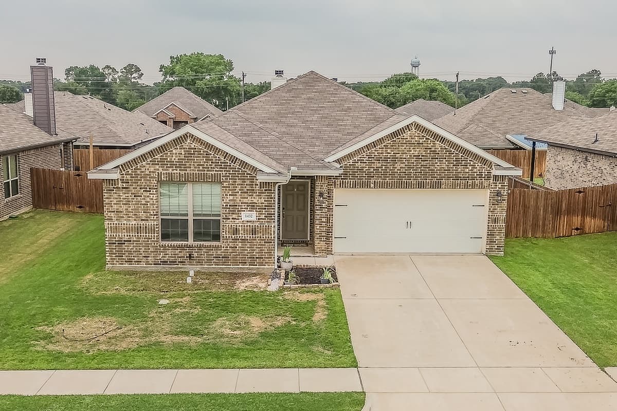 1432 Eagle Nest Dr — photo 1