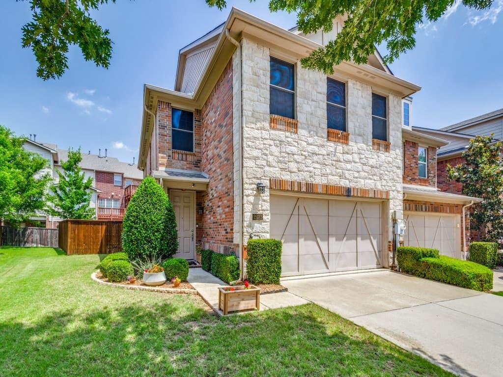 2613 Jackson Dr — photo 1