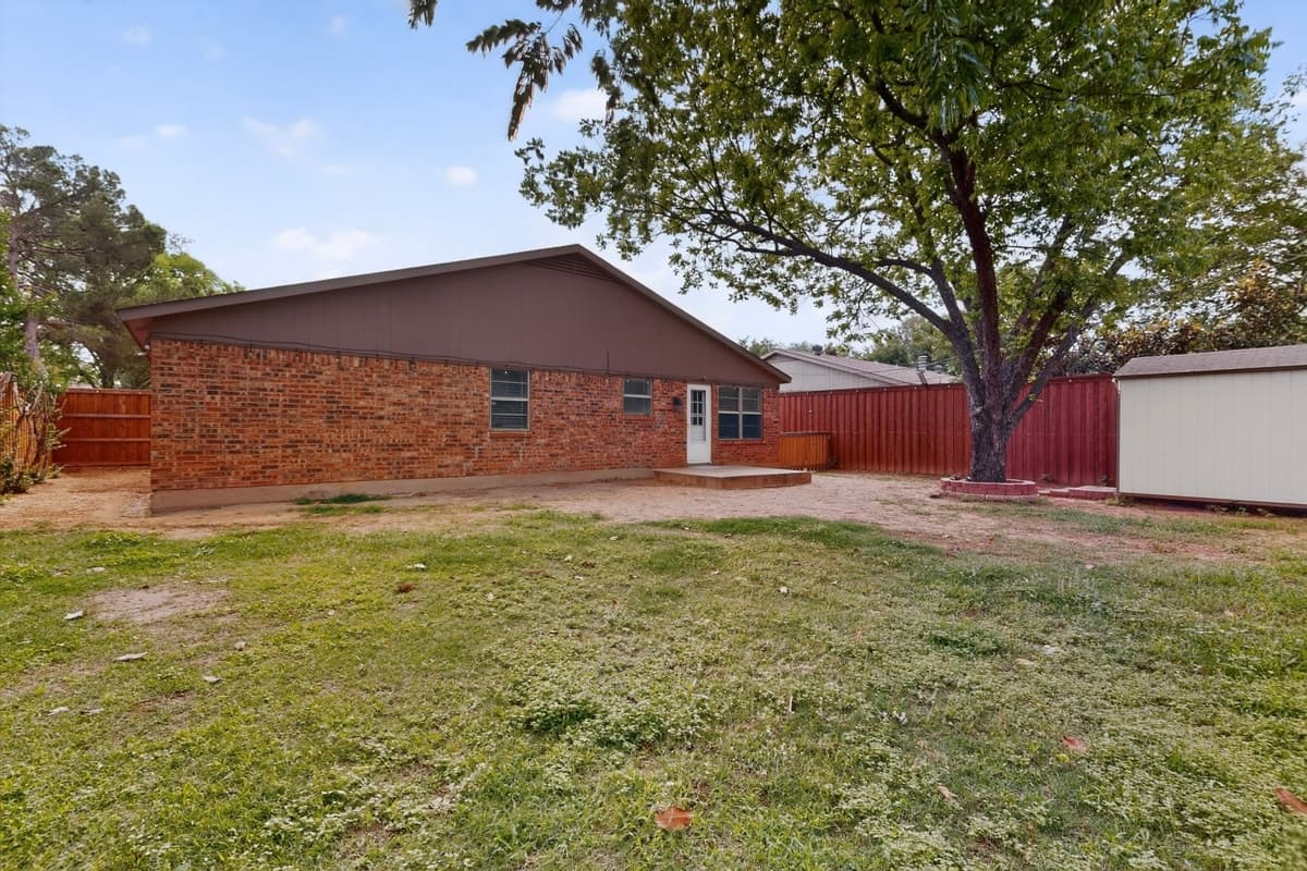 718 Matthews Ct — photo 37