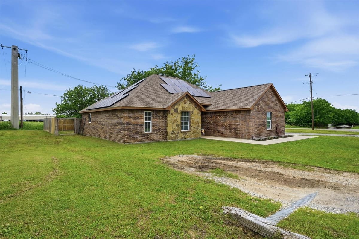 508 Simpson Dr — photo 2