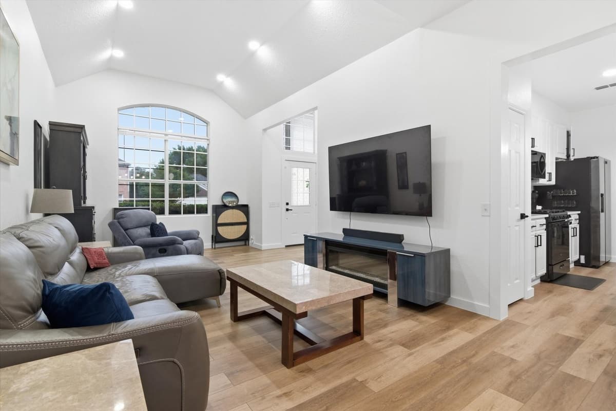 1508 Park Chase Ave — photo 2