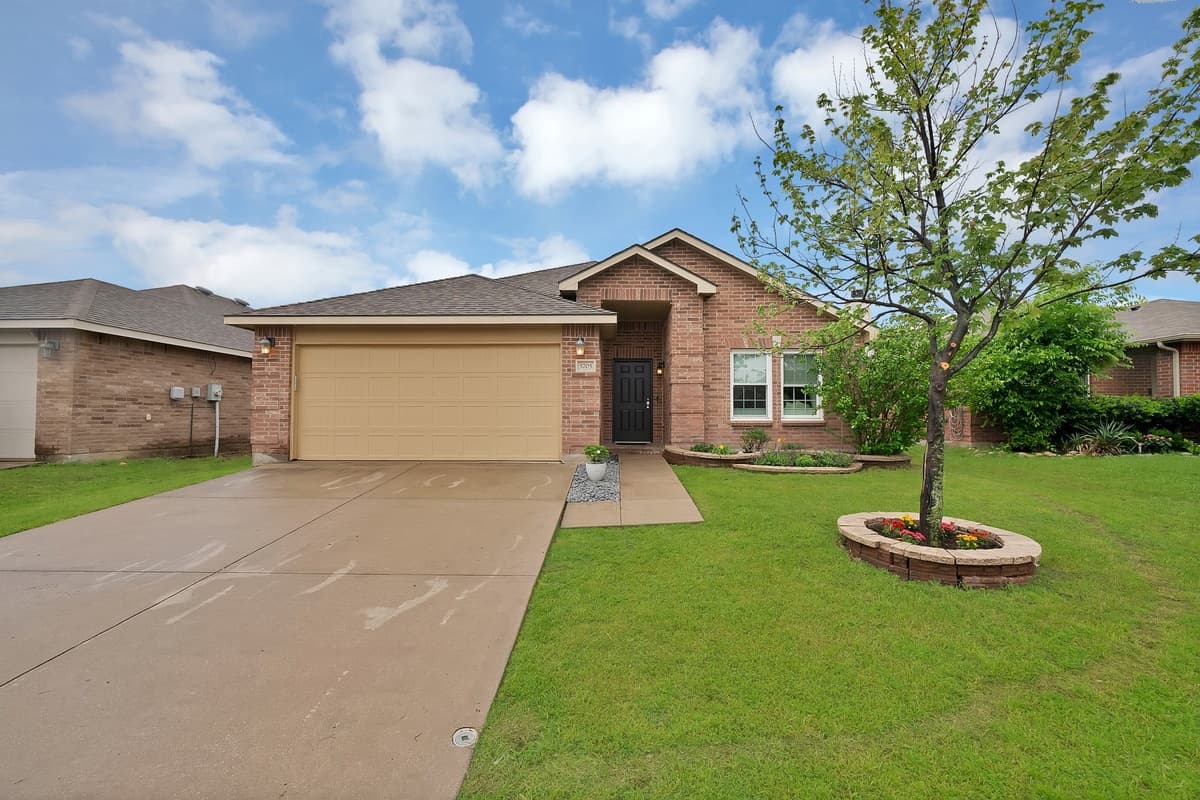 5705 Talons Crest Circle — photo 2