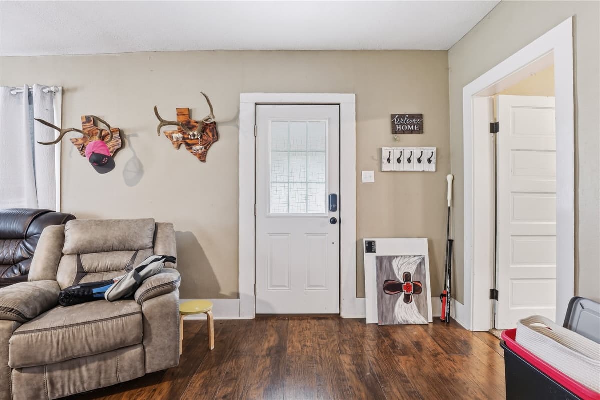 1092 W Frey St — photo 2