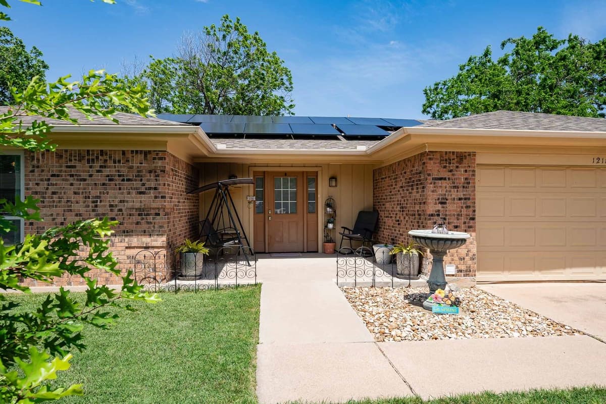 1218 Piedmont Dr — photo 1