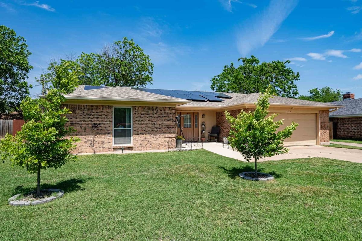 1218 Piedmont Dr — photo 2