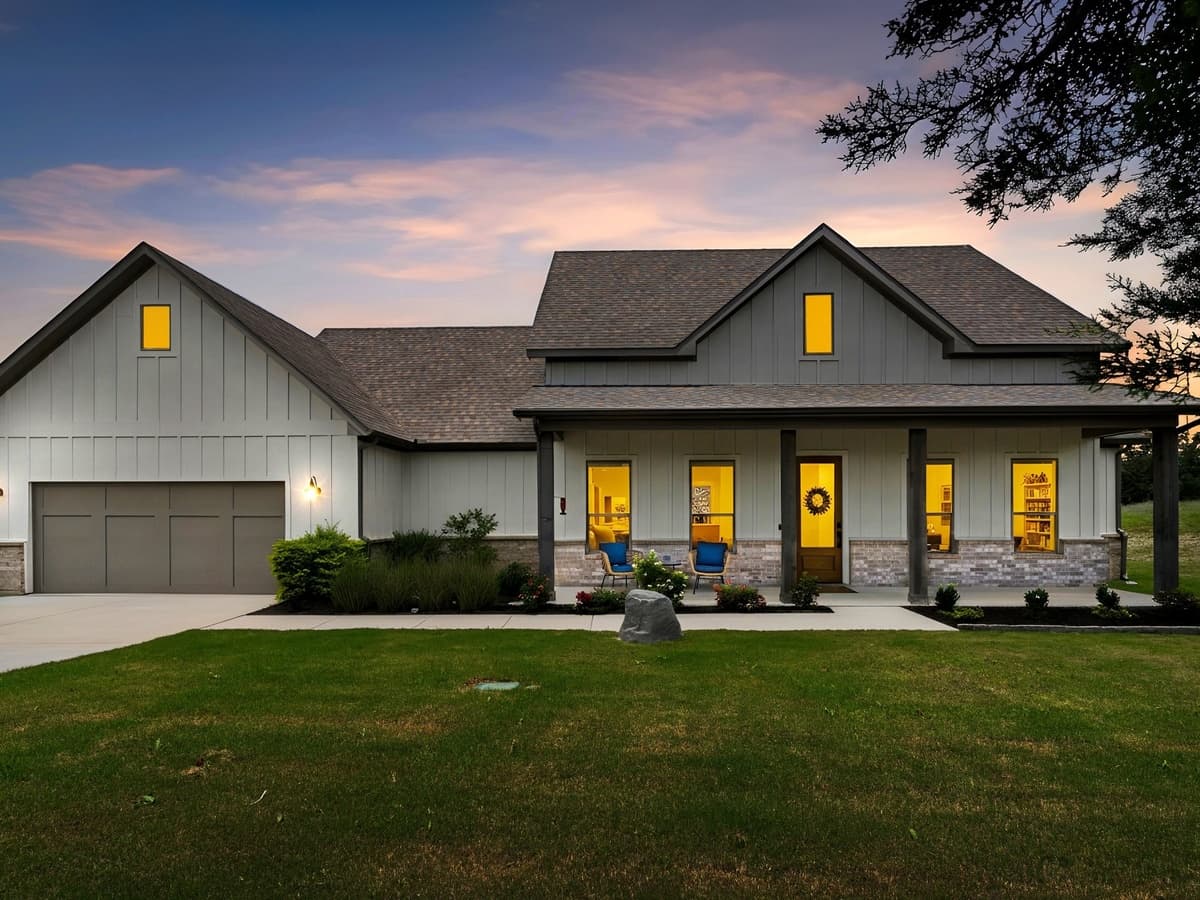 2020 Redemption Dr — photo 1
