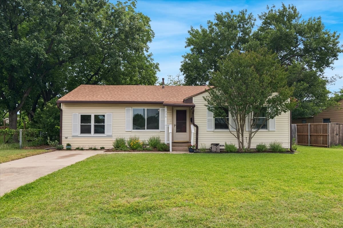 1336 Devonwood Dr — photo 1