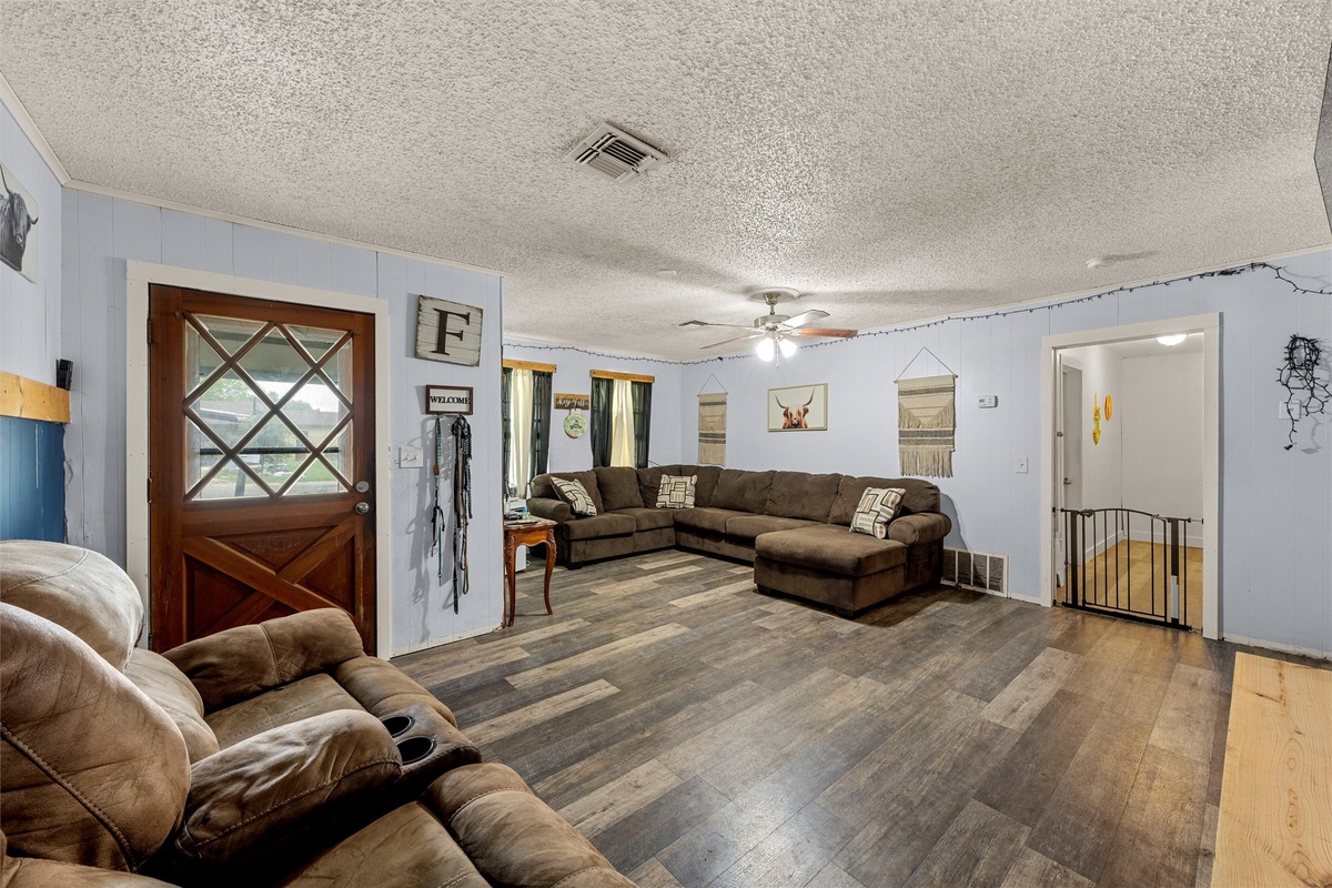 209 N GODDARD ST - Photo 4