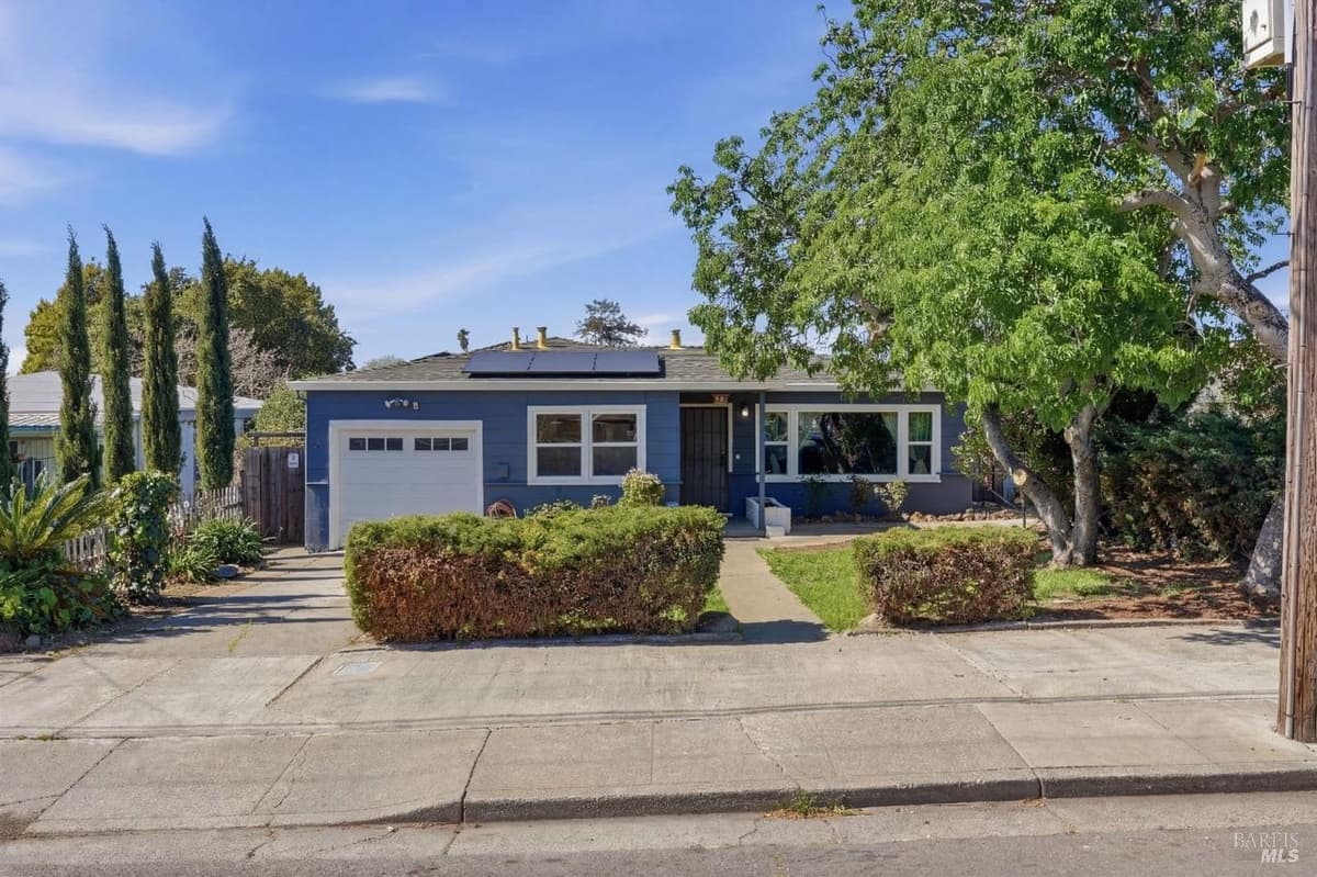 227 Evans Ave — photo 2