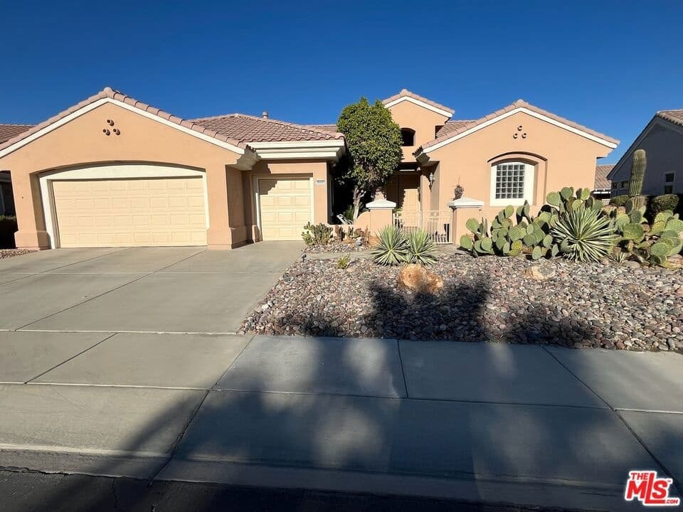 38420 WAVERLY RD - Photo 1