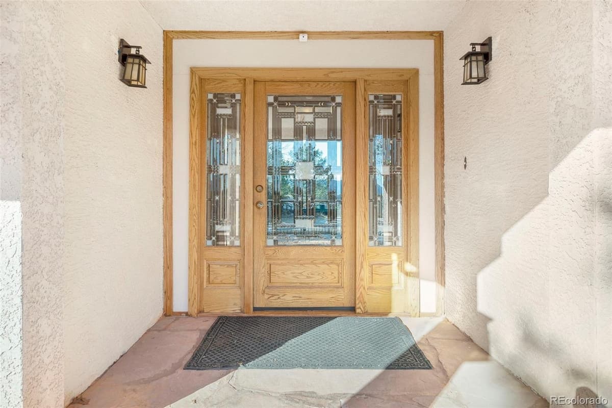 629 ARNOLD LN - Photo 2