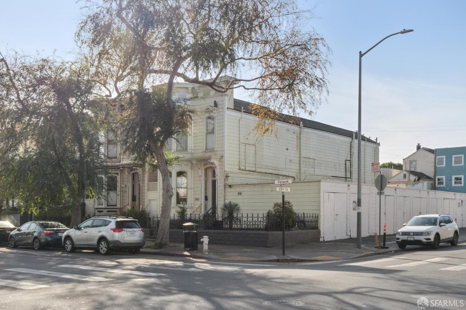 2906 FOLSOM ST - Photo 2